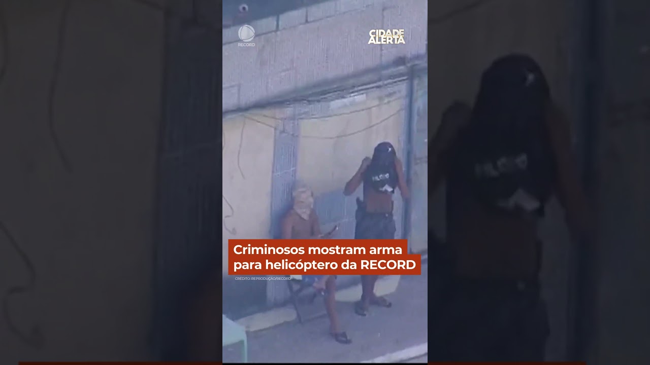 Criminosos mostram arma para helicóptero da RECORD #shorts #cidadealerta